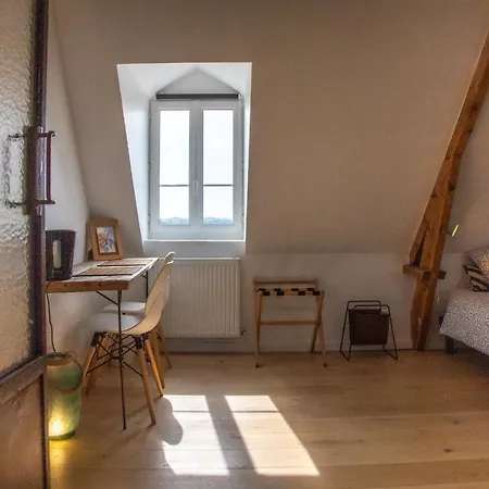 La Tour De Bed & Breakfast *